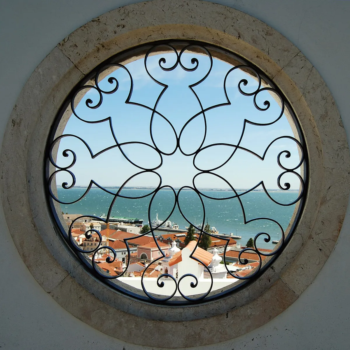 10 Best Alfama Photography Spots for Your 2026 Lisbon Trip