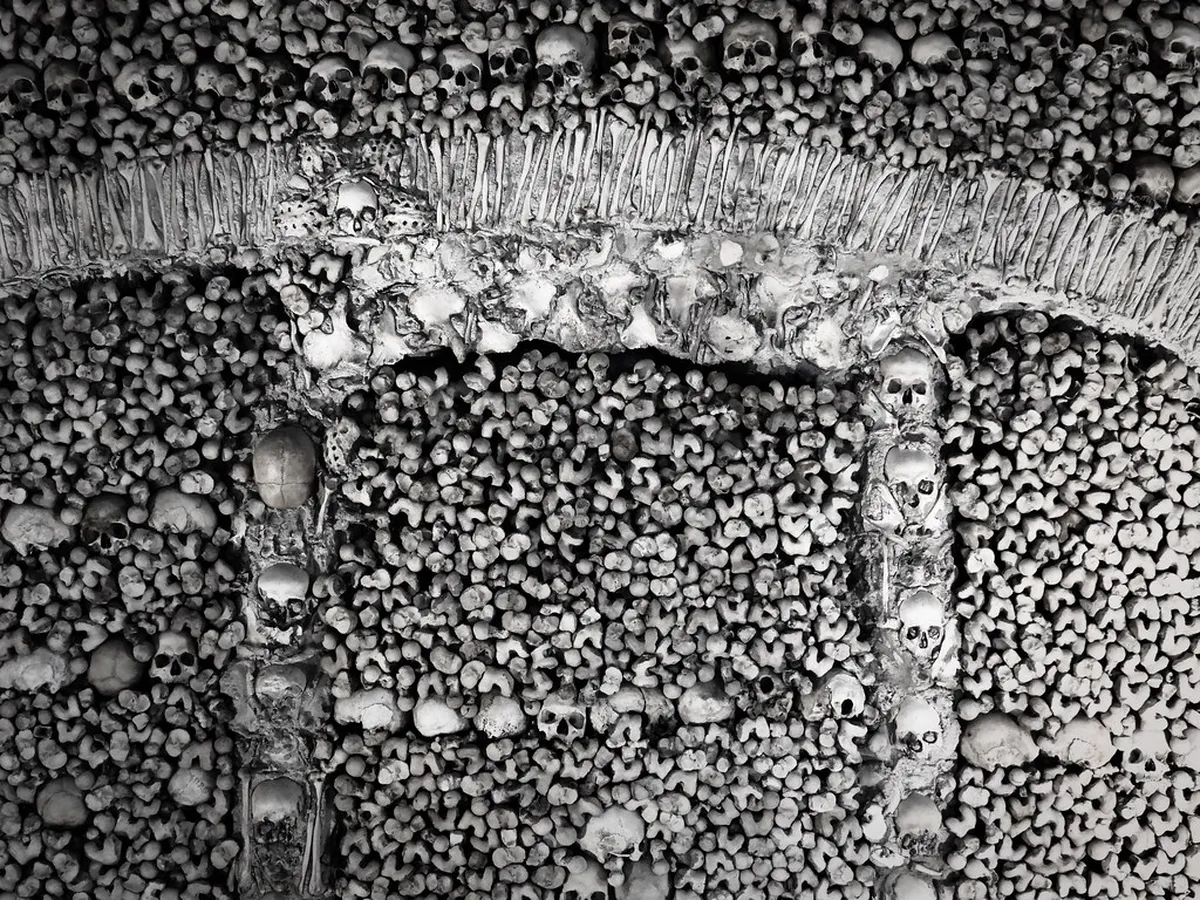 Capela dos Ossos Évora: A Guide to Portugal's Bone Chapel