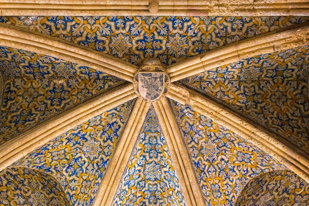 Faro Cathedral Se de Faro facade and courtyard in the historic Old Town