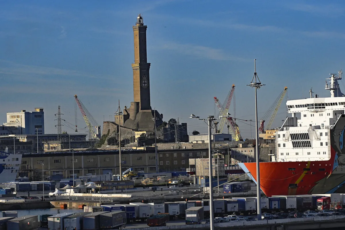 Explore Faro's Ancient City Walls: A Historic Guide