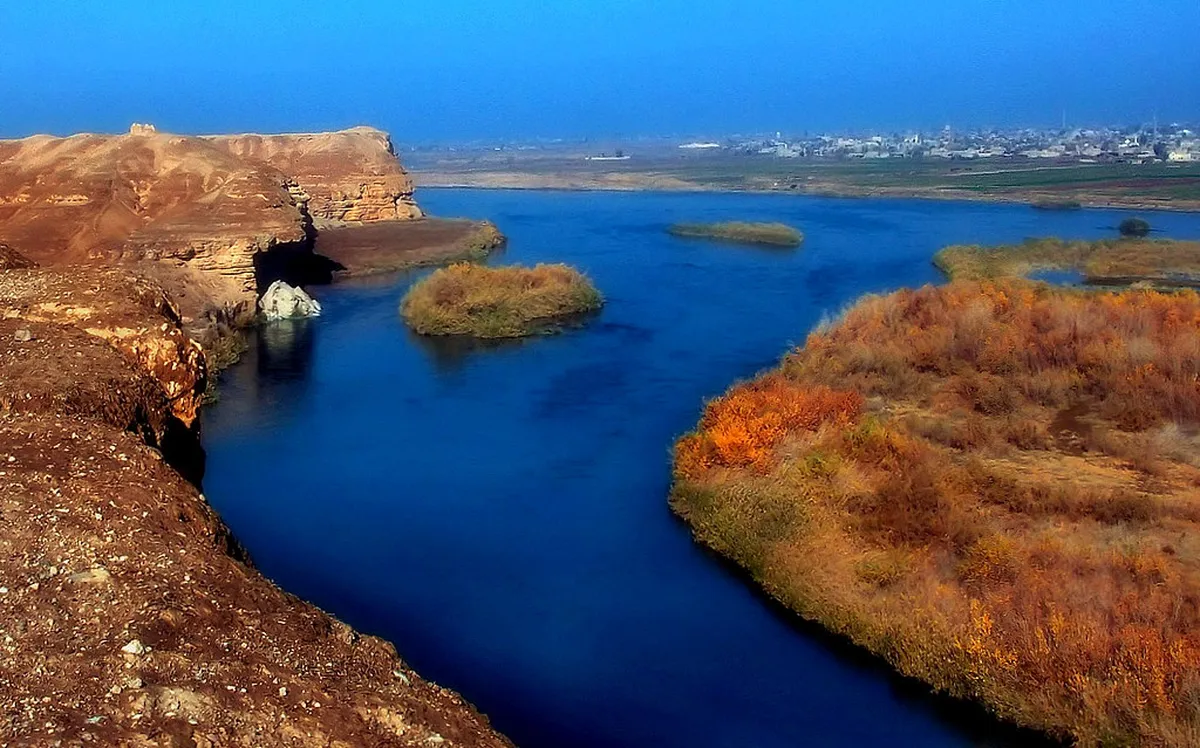 Finding the Grand Arco da Vila Faro Entrance Easily