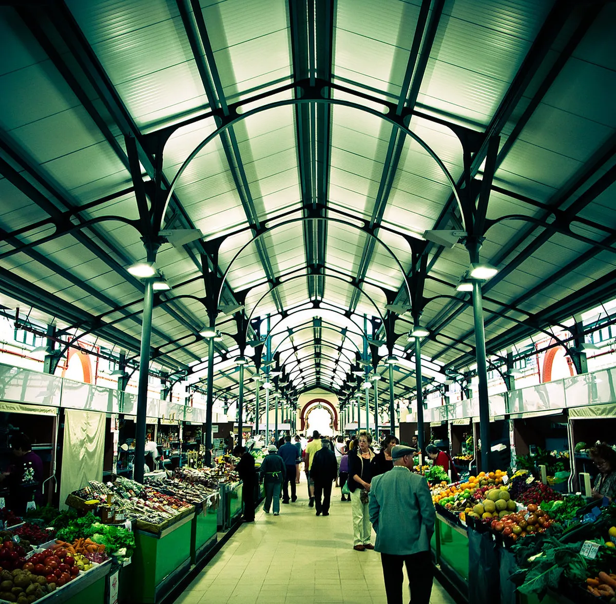 Faro street market where travelers should keep valuables secure and stay alert to surroundings