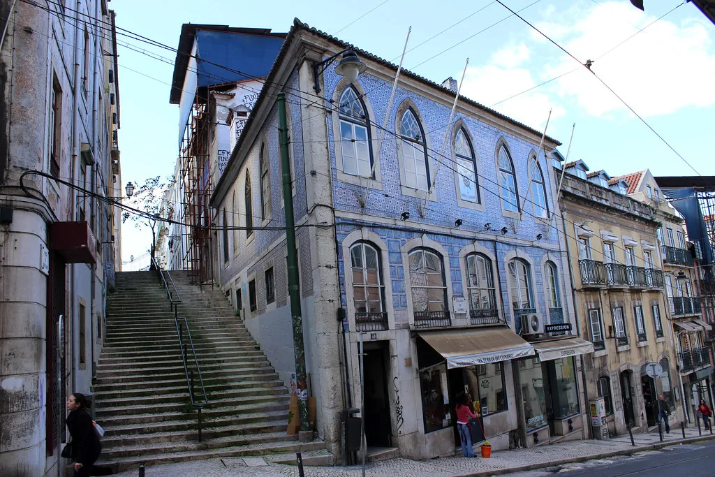 8 Things to Know About a Bairro Alto With Locals Tour