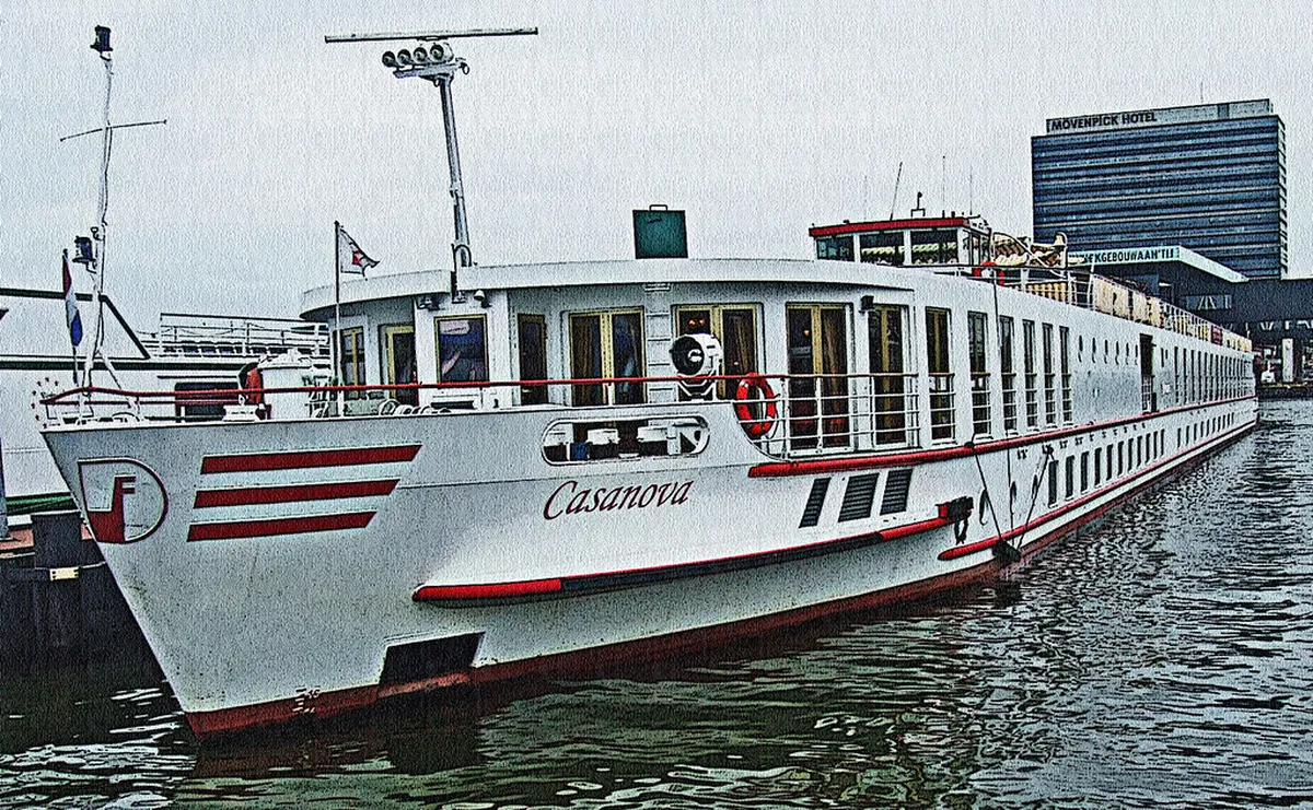 Best Alfama Boutique Hotels: Charming Lisbon Stays 2025