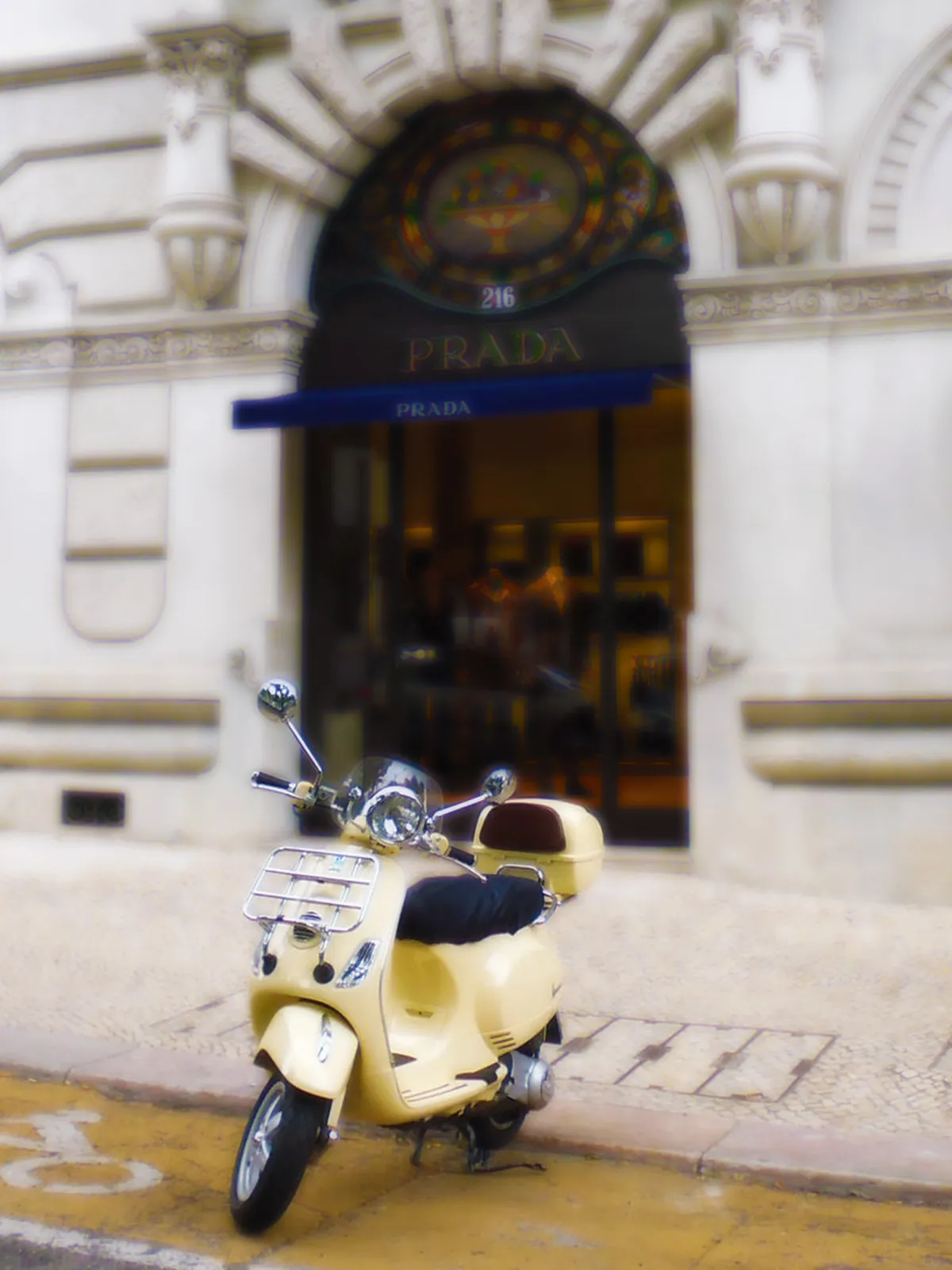 Best Vintage Clothing Shops Lisbon: Your 2025 Guide