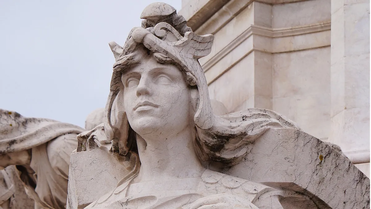The Marquês de Pombal statue column at the heart of Lisbon's Marquês de Pombal roundabout