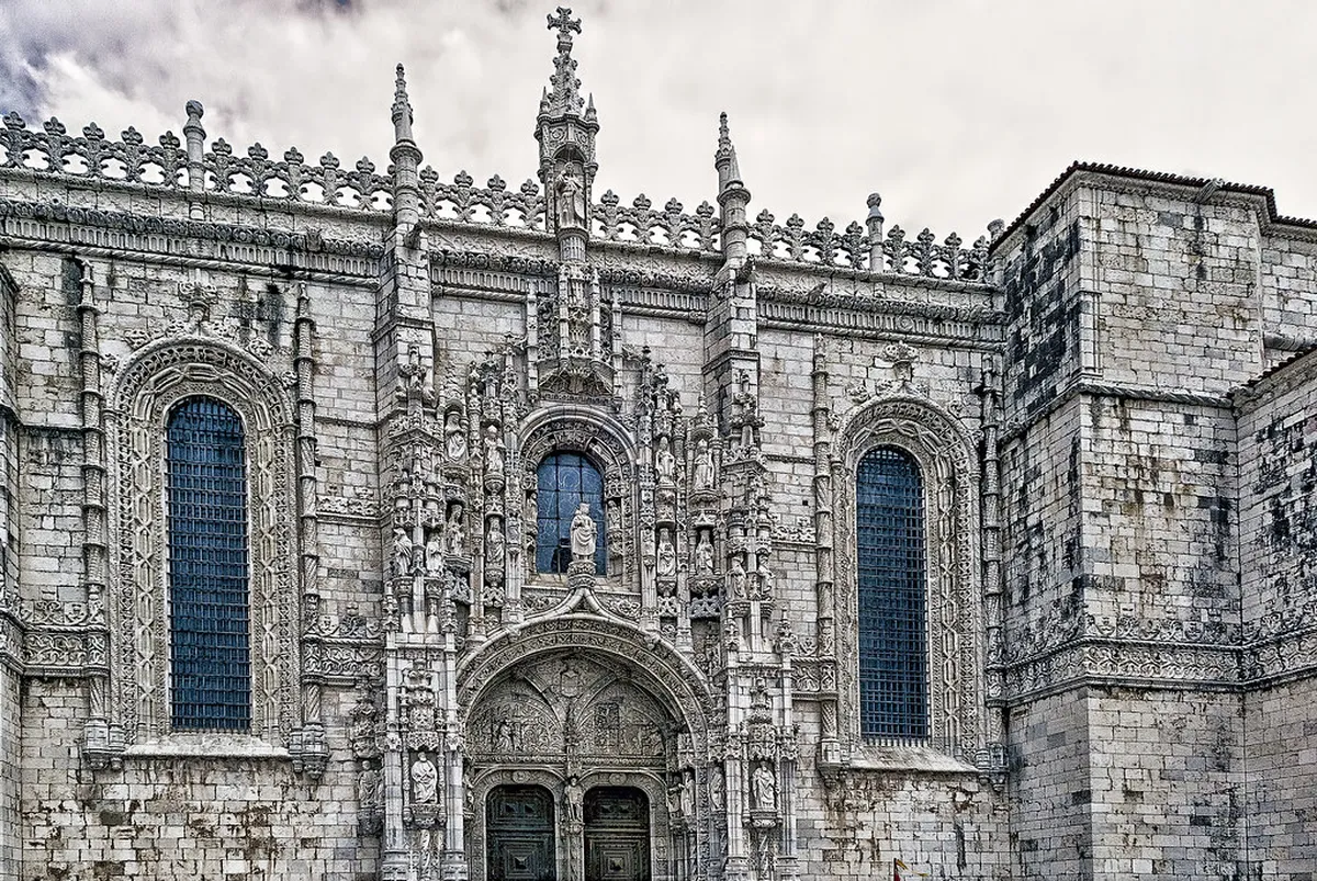 The Enduring History of Sé de Lisboa Cathedral
