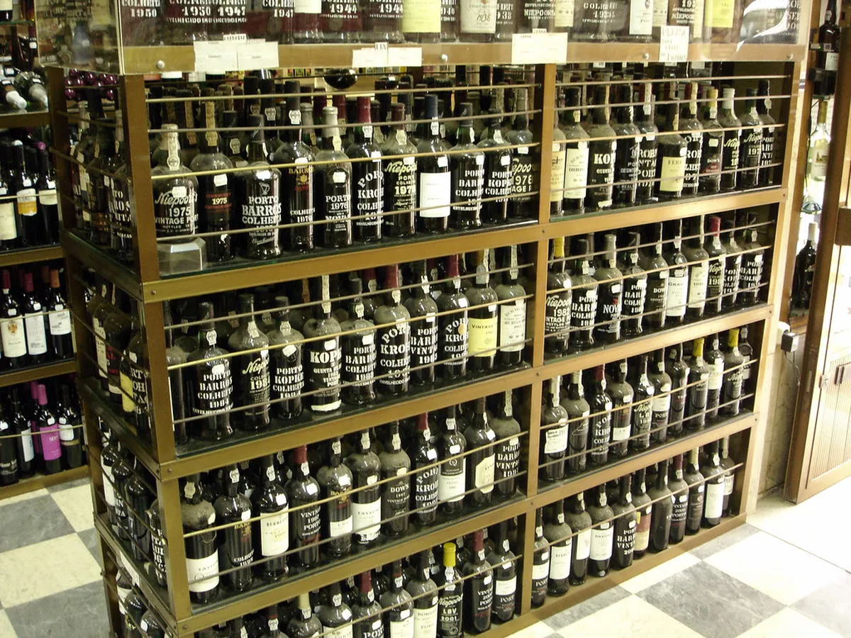 Rua Augusta Shopping: Baixa Lisbon's Retail Hub