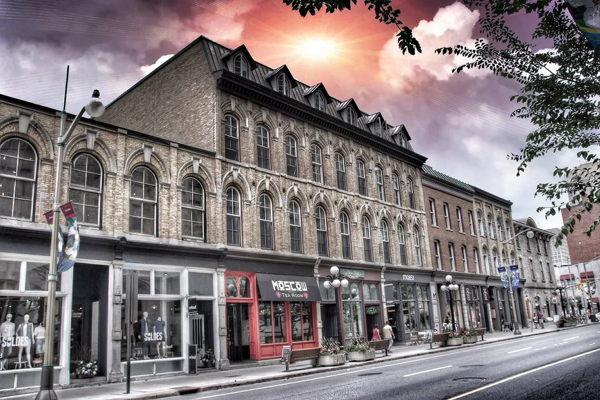 Self-Guided Alfama Walking Tour Map: Explore Lisbon 2025