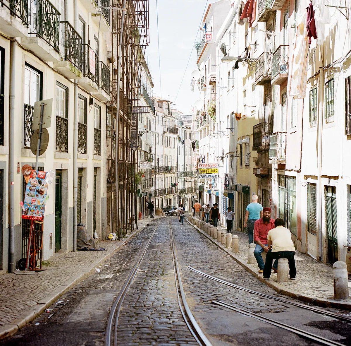 Discover Vintage Lisbon: Your Ultimate Shopping Guide 2025