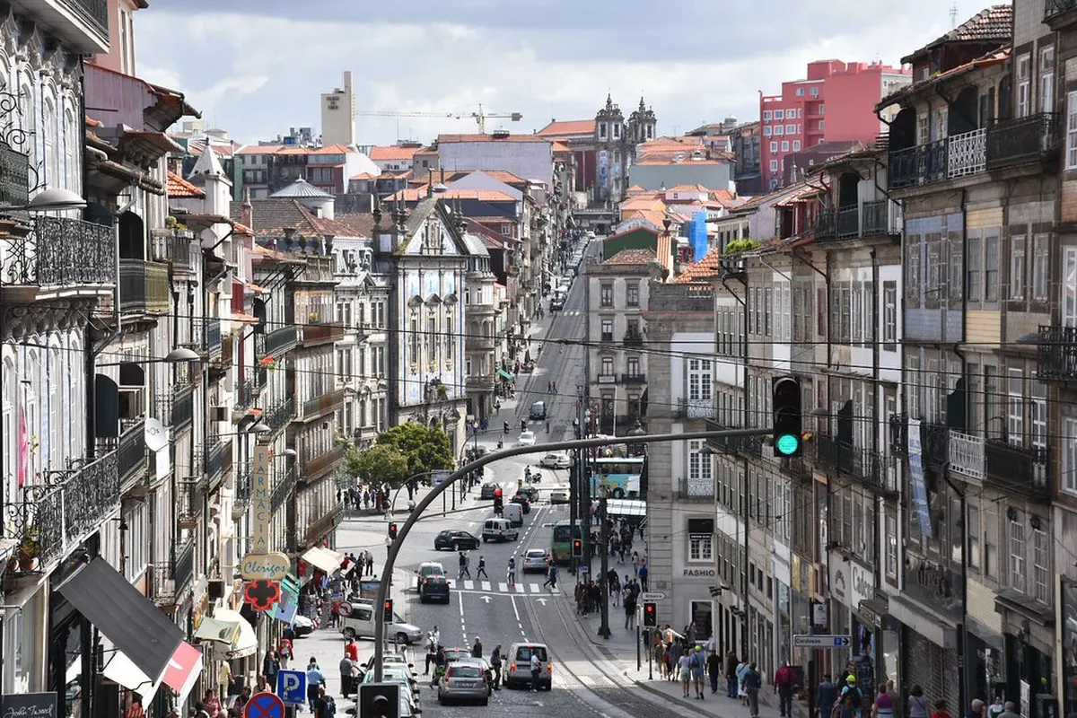 The Clérigos Tower rising above the historic Porto streetscape near Rua dos Clérigos