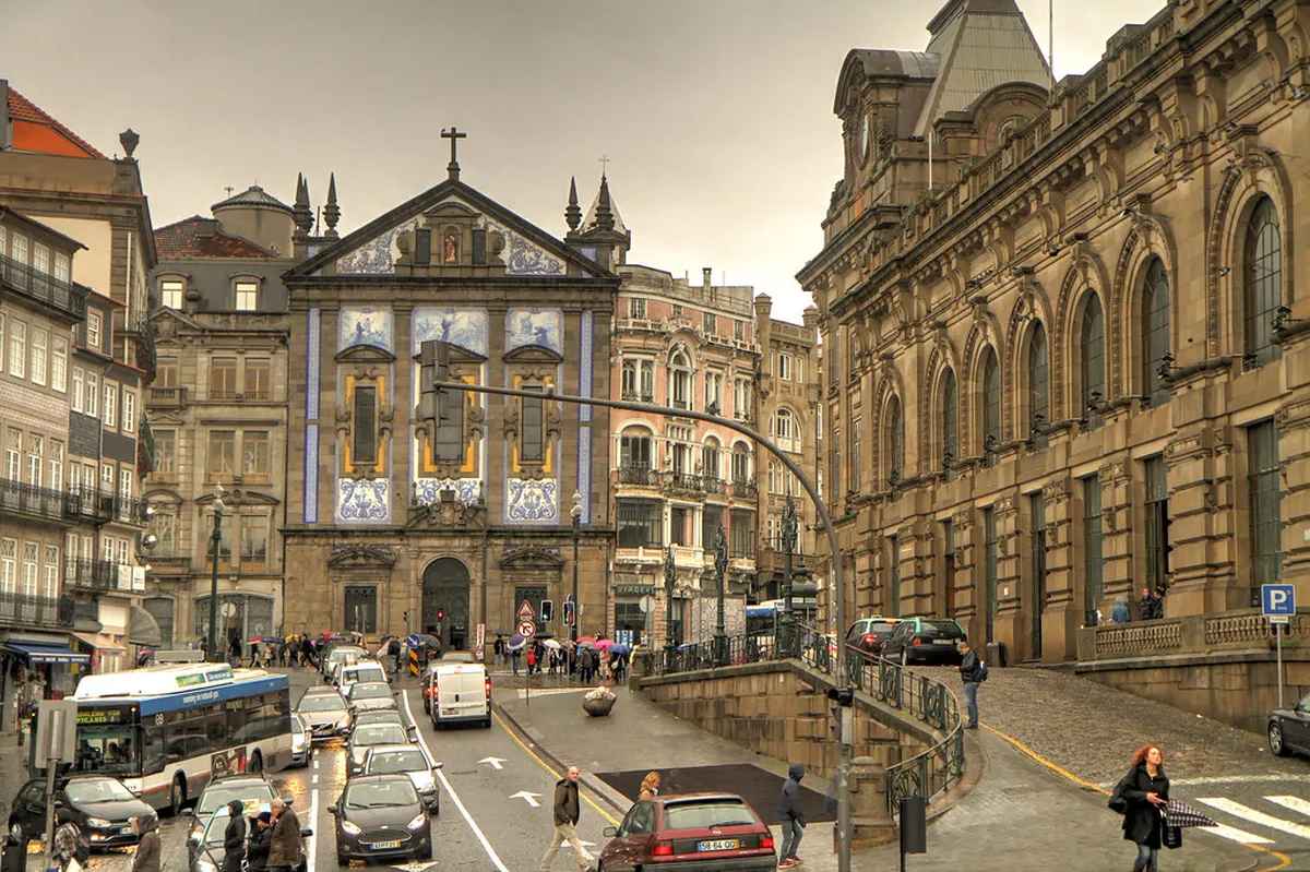 São Bento Station Porto exterior showcasing its grand Beaux-Arts stone facade and architectural craftsmanship