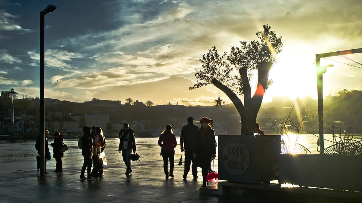 Porto Baixa Souvenir Shops: Your 2025 Shopping Guide