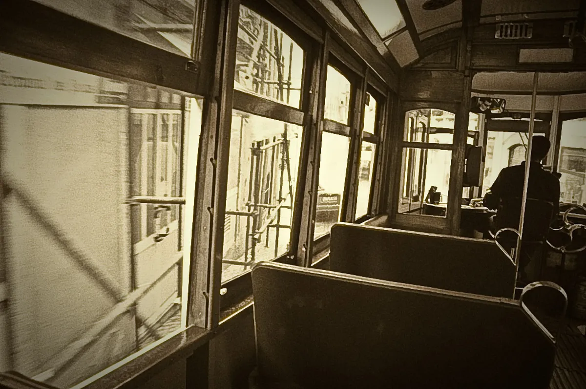 6 Essential Tips for Tram 28 with Kids and Accessibility
